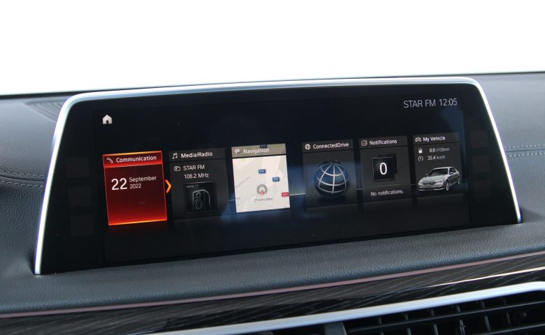 BMW 730