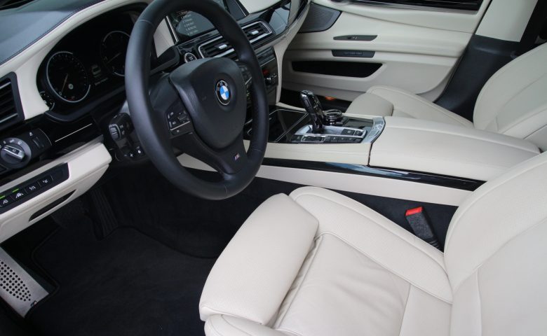 BMW 750