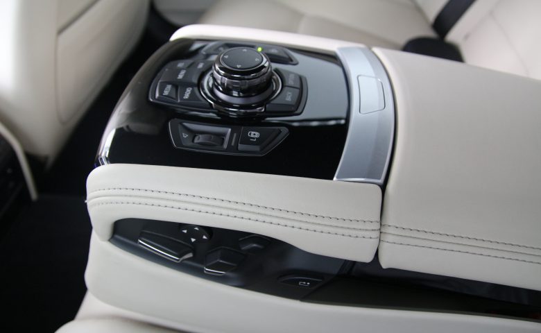BMW 750