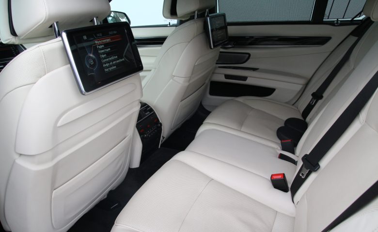 BMW 750