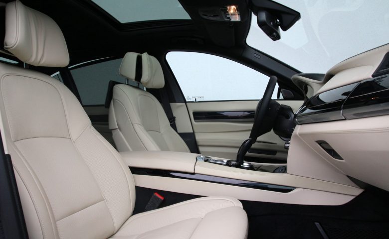 BMW 750