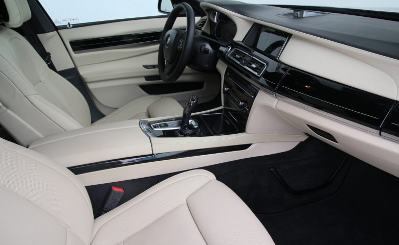 BMW 750