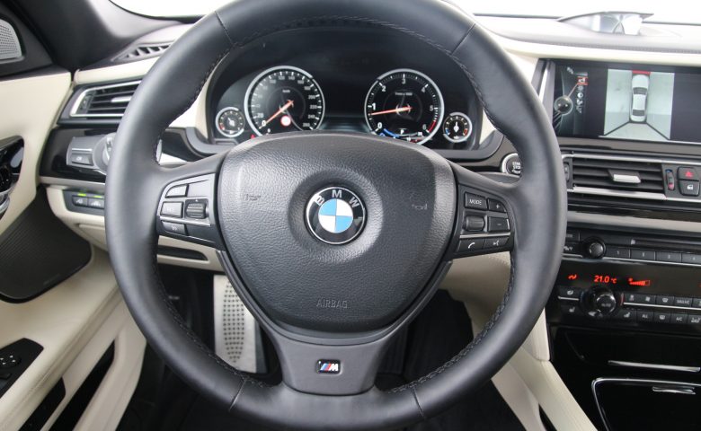 BMW 750