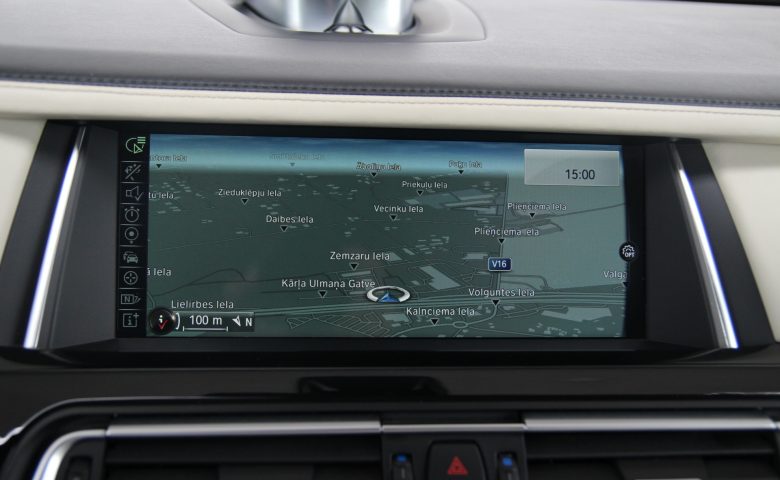 BMW 750