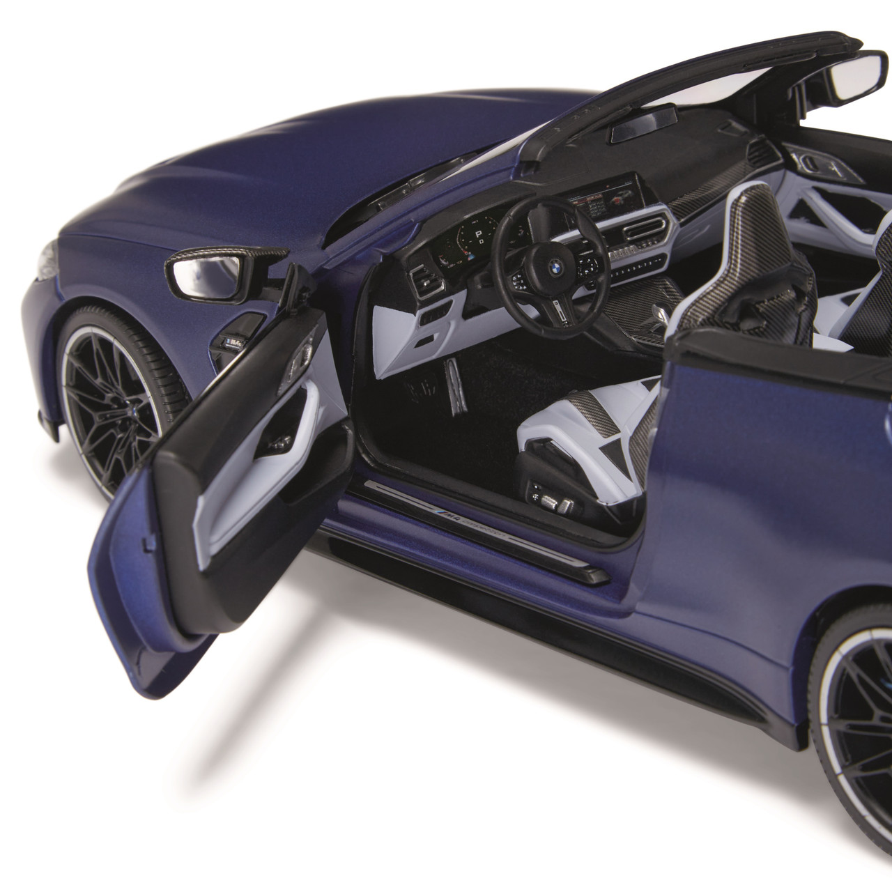 BMW M4 G83 miniatūra 1:18